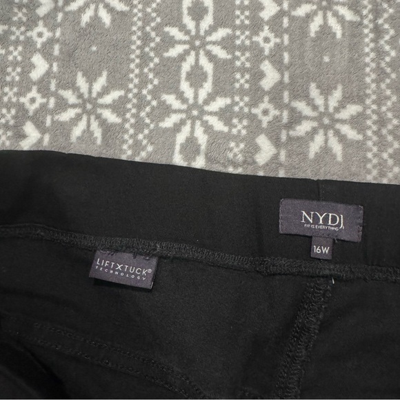 NYDJ Skinny Ankle Pull-on Jeans In Black With Sideseam Slit Size 16W - Picture 5 of 11